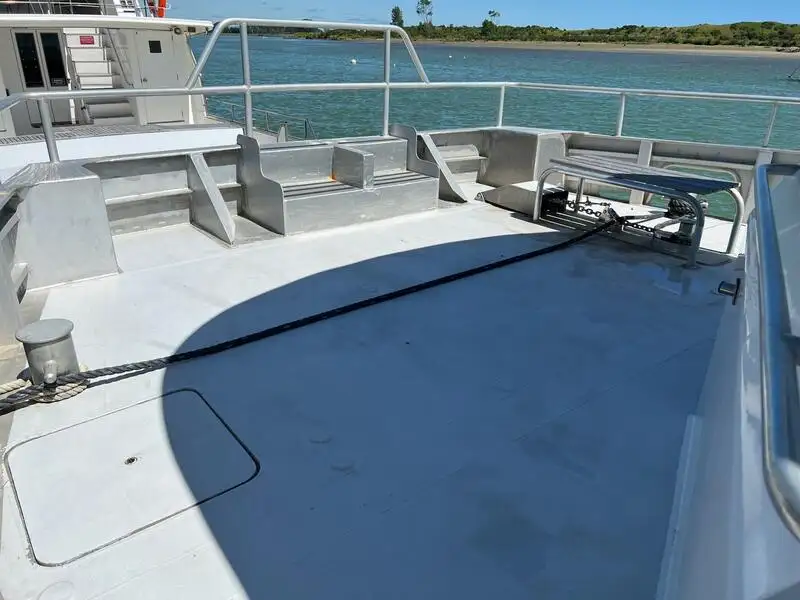 เรือสองลำ (Catamaran) สำหรับขาย