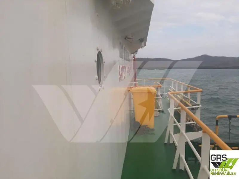 เรือขนส่งสัมภาระขึ้นฝั่งแบบมีถัง สำหรับขาย