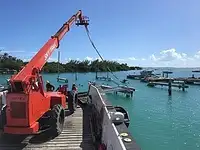 เรือขนส่งสัมภาระขึ้นฝั่งแบบมีถัง สำหรับขาย