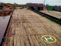 เรือขนส่งสัมภาระขึ้นฝั่งแบบมีถัง สำหรับขาย