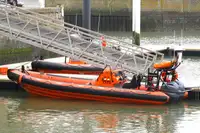 เรือบรรทุกตู้คอนเทนเนอร์ สำหรับขาย