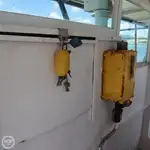 เรือขนส่งสัมภาระขึ้นฝั่งแบบมีถัง สำหรับขาย