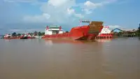 เรือขนส่งสัมภาระขึ้นฝั่งแบบมีถัง สำหรับขาย