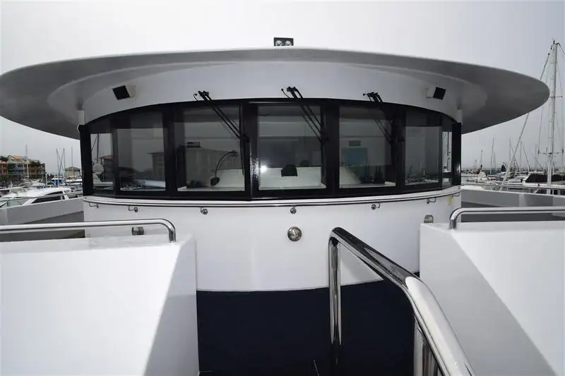 เรือสองลำ (Catamaran) สำหรับขาย