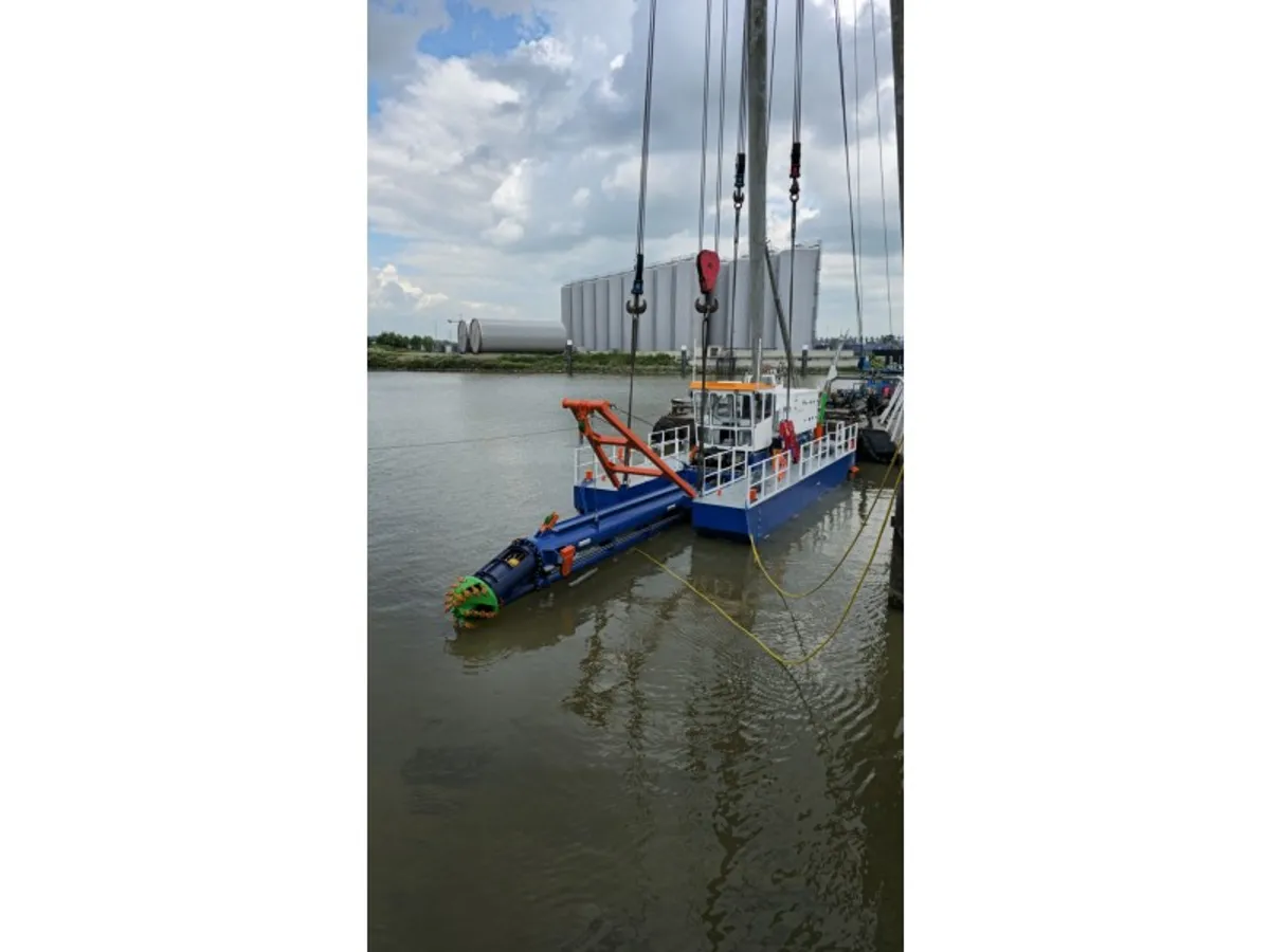 เรือขุด สำหรับขาย