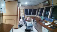 เรือขนส่งสัมภาระขึ้นฝั่งแบบมีถัง สำหรับขาย