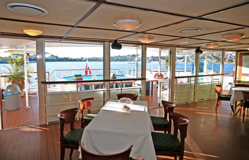เรือสองลำ (Catamaran) สำหรับขาย