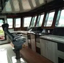 เรือขนส่งสัมภาระขึ้นฝั่งแบบมีถัง สำหรับขาย