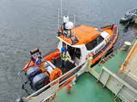 เรือบรรทุกตู้คอนเทนเนอร์ สำหรับขาย