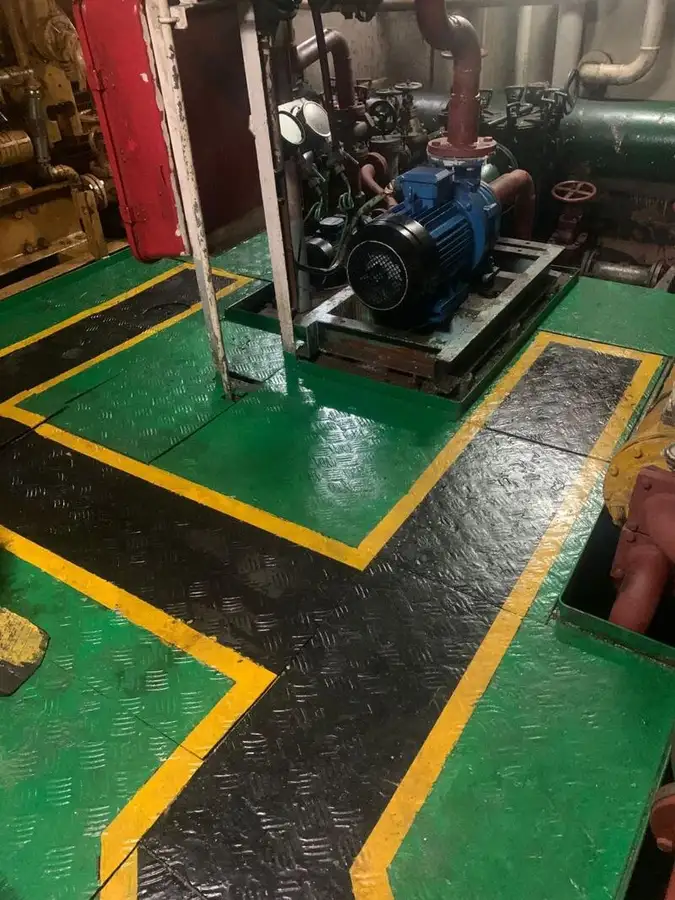 เรือขนส่งเสบียง สำหรับขาย