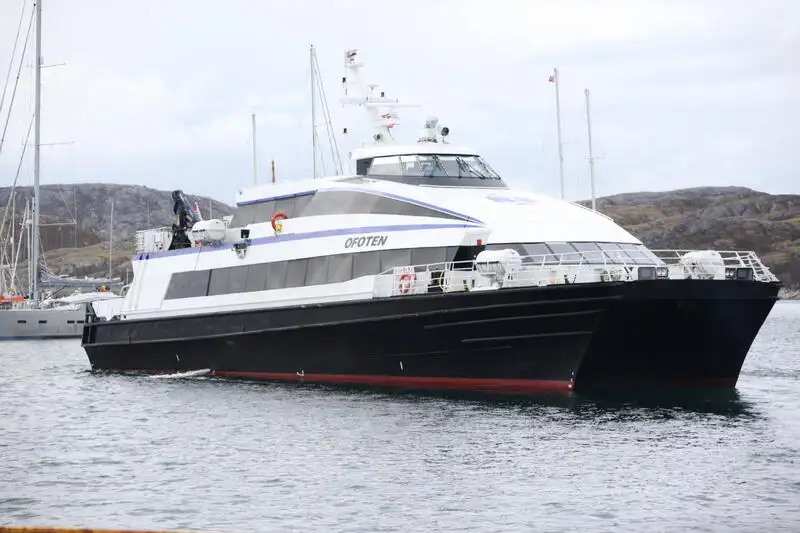 เรือสองลำ (Catamaran) สำหรับขาย