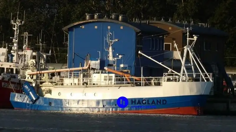 เรือสำหรับแปรรูปและขนส่งปลา สำหรับขาย