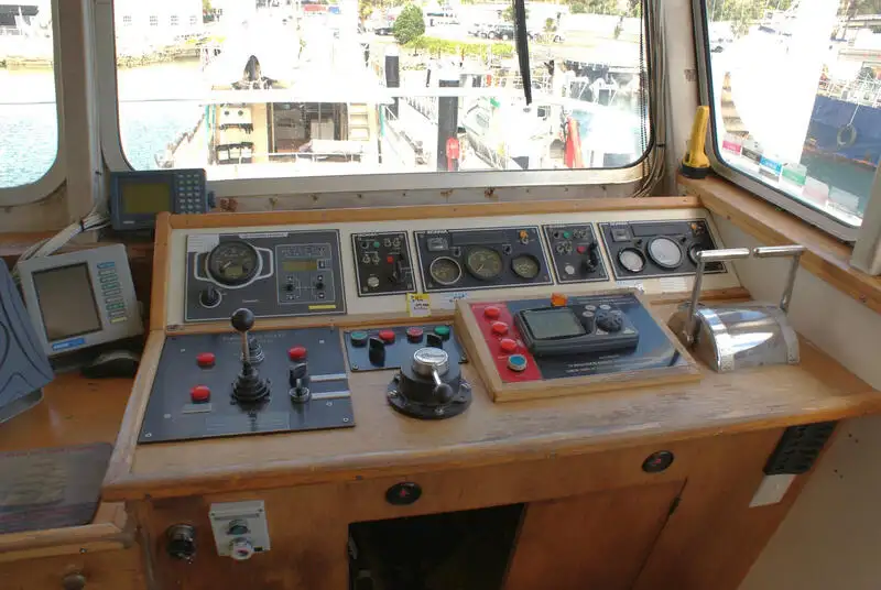 เรือสองลำ (Catamaran) สำหรับขาย