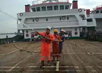 เรือขนส่งสัมภาระขึ้นฝั่งแบบมีถัง สำหรับขาย