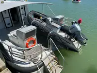 เรือสองลำ (Catamaran) สำหรับขาย