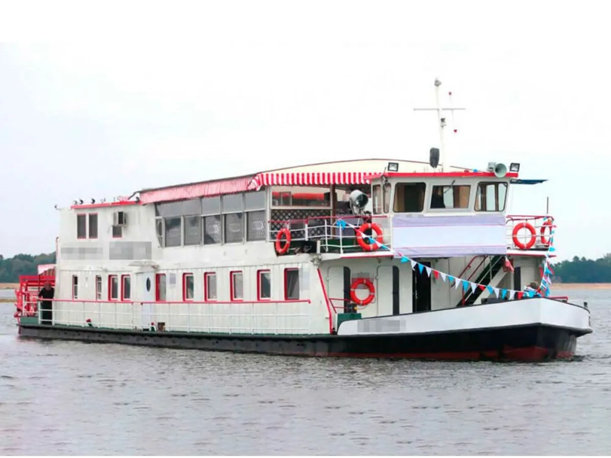 เรือบรรทุกตู้คอนเทนเนอร์ สำหรับขาย