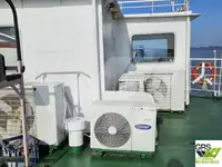 เรือขนส่งสัมภาระขึ้นฝั่งแบบมีถัง สำหรับขาย
