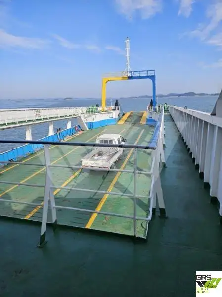 เรือขนส่งสัมภาระขึ้นฝั่งแบบมีถัง สำหรับขาย