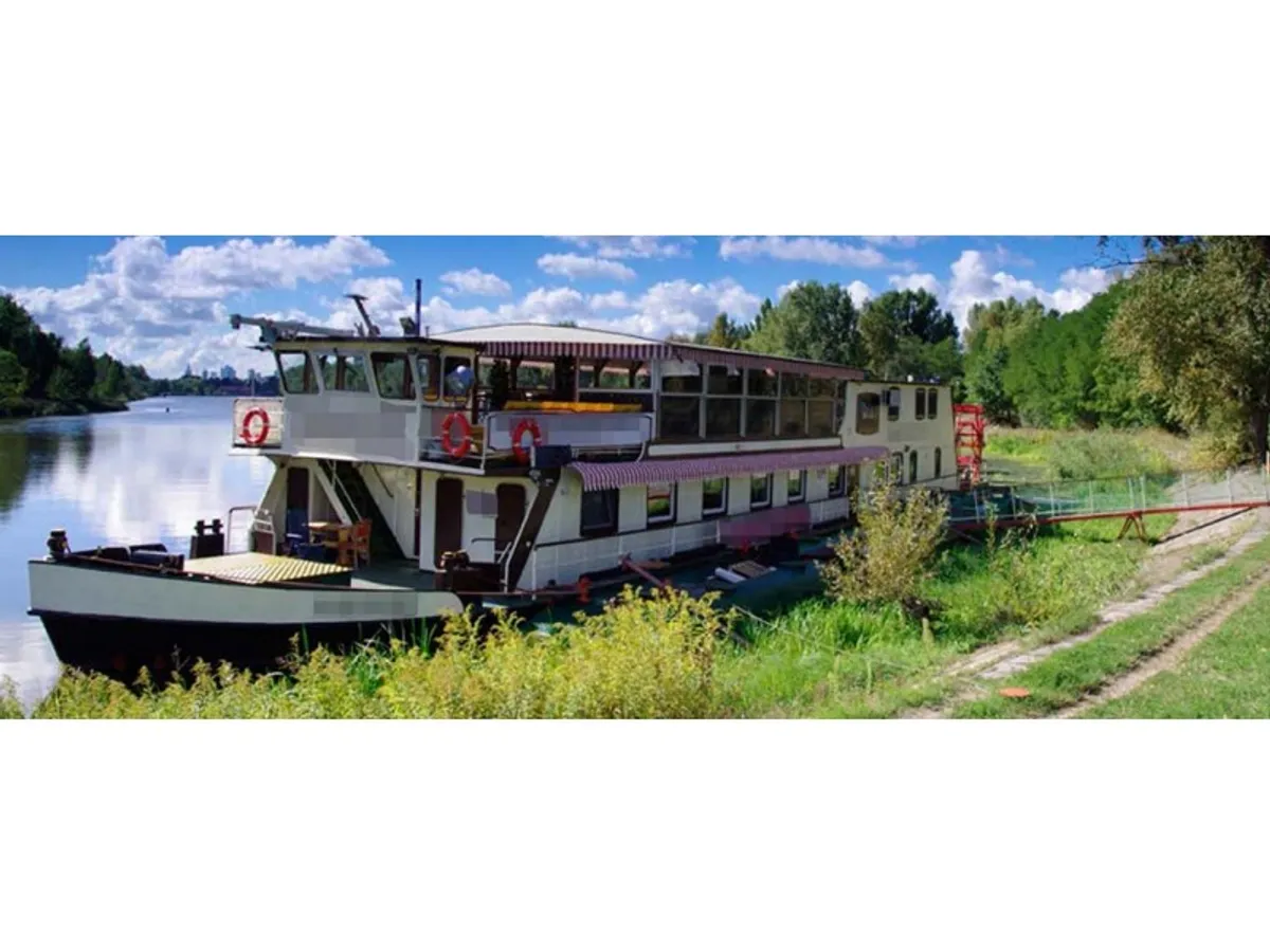 เรือบรรทุกตู้คอนเทนเนอร์ สำหรับขาย