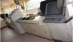 เรือขนส่งสัมภาระขึ้นฝั่งแบบมีถัง สำหรับขาย