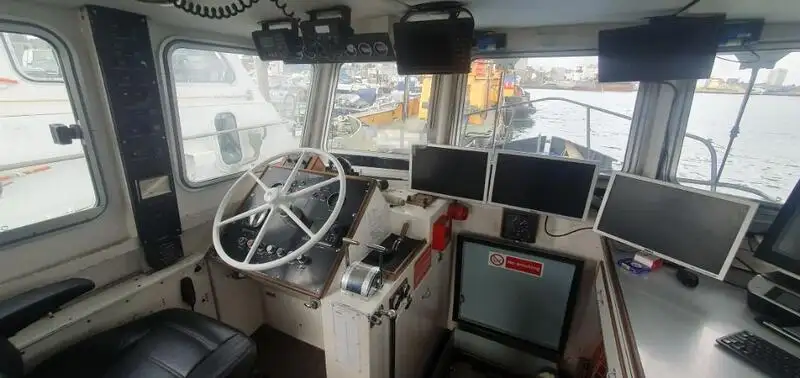 เรือบรรทุกตู้คอนเทนเนอร์ สำหรับขาย