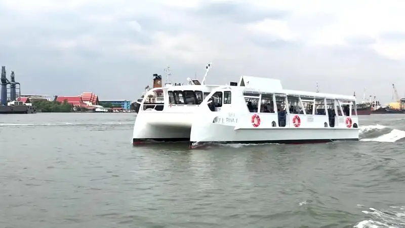 เรือสองลำ (Catamaran) สำหรับขาย