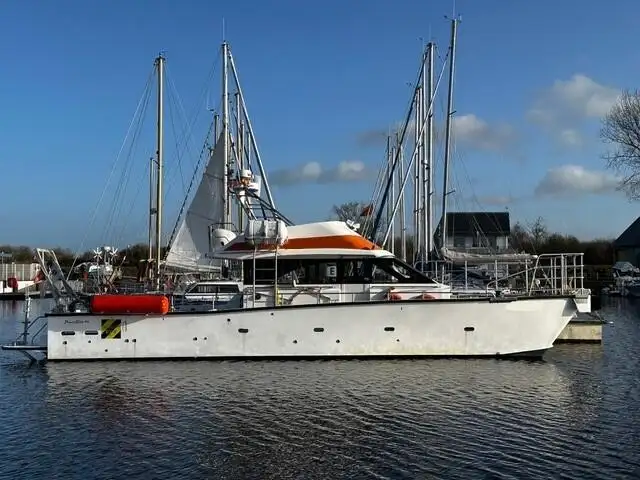 เรือสองลำ (Catamaran) สำหรับขาย