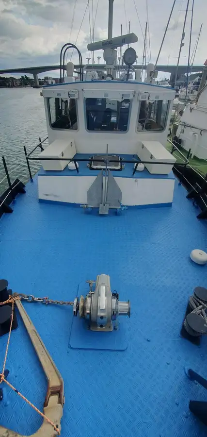 เรือบรรทุกตู้คอนเทนเนอร์ สำหรับขาย