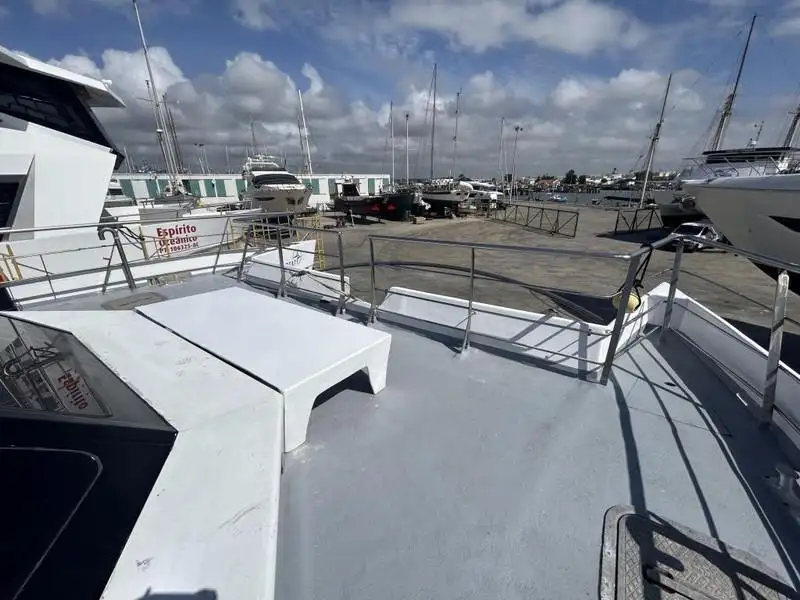 เรือสองลำ (Catamaran) สำหรับขาย
