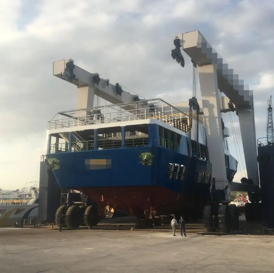 เรือบรรทุกสินค้าแบบ Ro-Ro สำหรับขาย