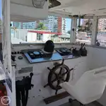 เรือขนส่งสัมภาระขึ้นฝั่งแบบมีถัง สำหรับขาย