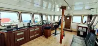 เรือขนส่งสัมภาระขึ้นฝั่งแบบมีถัง สำหรับขาย