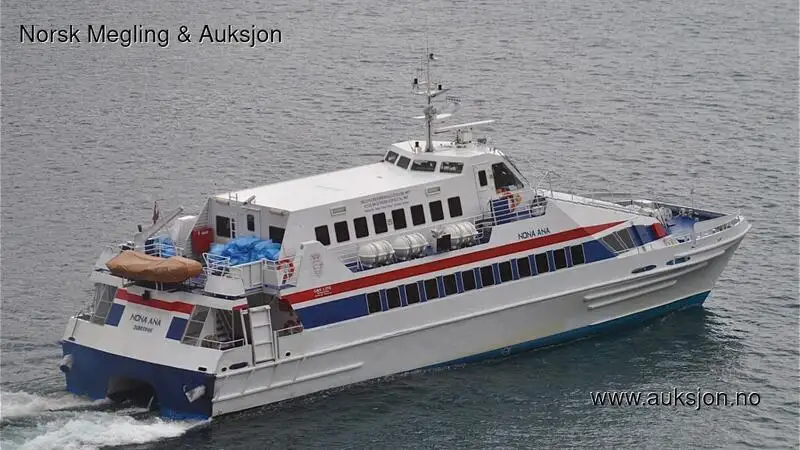 เรือสองลำ (Catamaran) สำหรับขาย