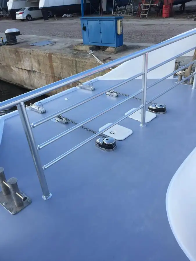 เรือสองลำ (Catamaran) สำหรับขาย