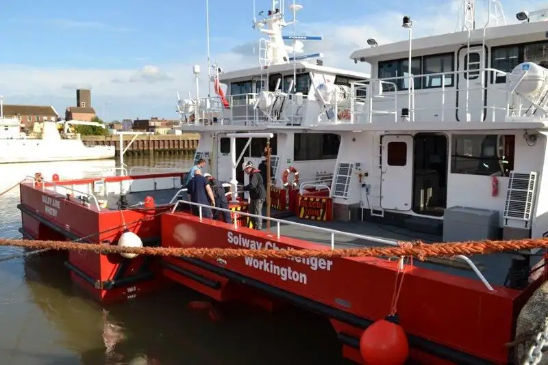 เรือสองลำ (Catamaran) สำหรับขาย