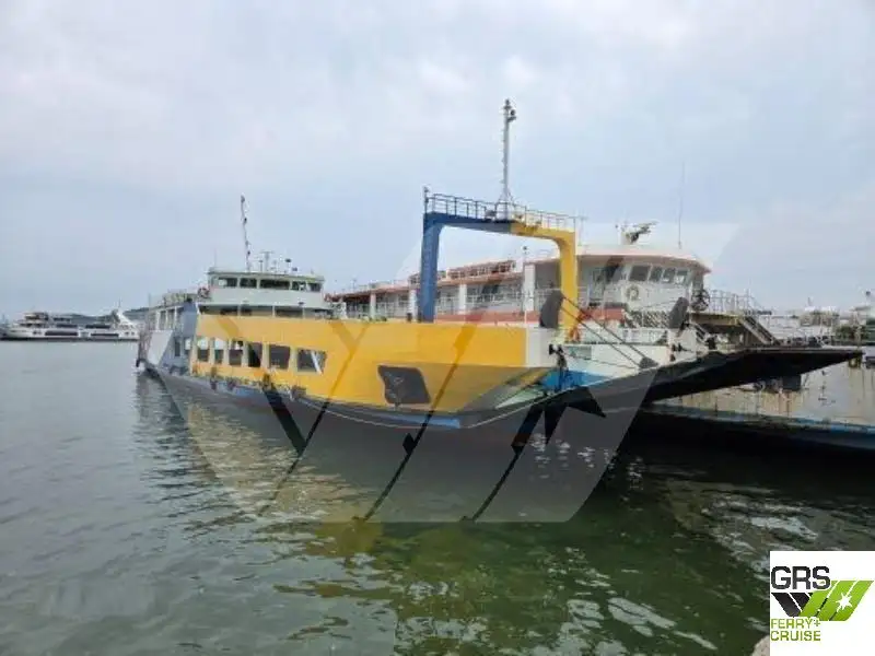 เรือขนส่งสัมภาระขึ้นฝั่งแบบมีถัง สำหรับขาย