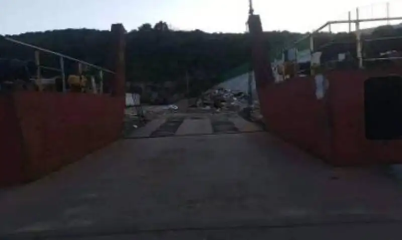 เรือบรรทุกสินค้า (Barge) สำหรับขาย