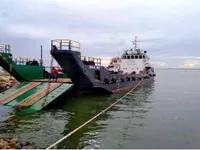 เรือขนส่งสัมภาระขึ้นฝั่งแบบมีถัง สำหรับขาย