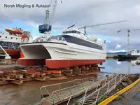 เรือสองลำ (Catamaran) สำหรับขาย