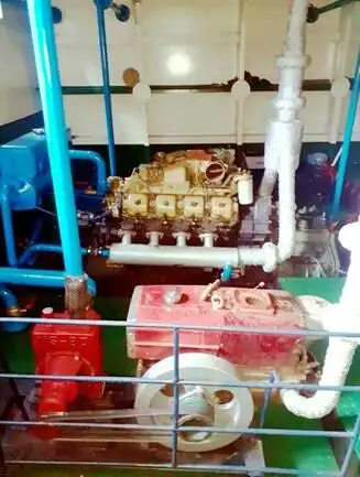 เรือขนส่งสัมภาระขึ้นฝั่งแบบมีถัง สำหรับขาย