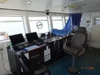 เรือขนส่งสัมภาระขึ้นฝั่งแบบมีถัง สำหรับขาย