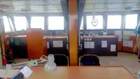 เรือขนส่งสัมภาระขึ้นฝั่งแบบมีถัง สำหรับขาย