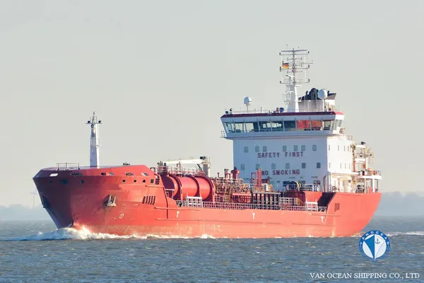 Oil/Chemical tanker for sale