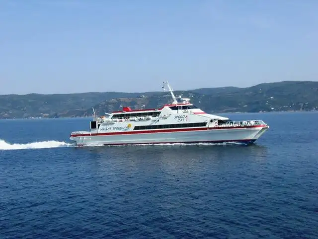 เรือสองลำ (Catamaran) สำหรับขาย