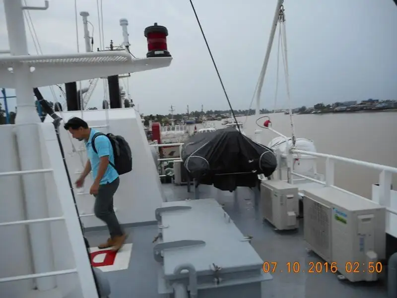 เรือบรรทุกตู้คอนเทนเนอร์ สำหรับขาย