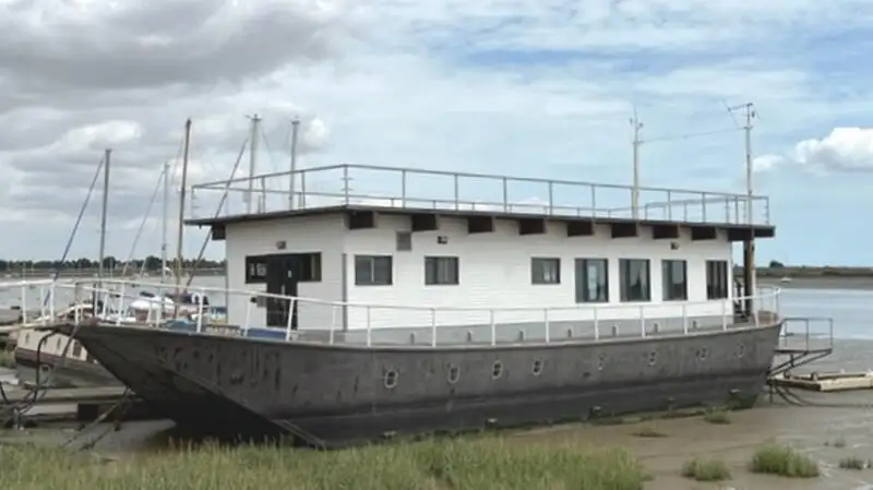 เรือพักอาศัย สำหรับขาย