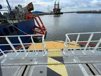 เรือบรรทุกตู้คอนเทนเนอร์ สำหรับขาย