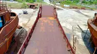 เรือขนส่งสัมภาระขึ้นฝั่งแบบมีถัง สำหรับขาย
