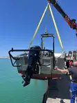 เรือขนส่งสัมภาระขึ้นฝั่งแบบมีถัง สำหรับขาย