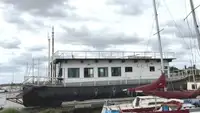 เรือพักอาศัย สำหรับขาย
